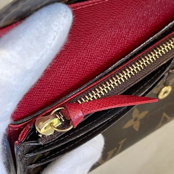 Louis Vuitton Emilie Wallet - Picture 11 of 13